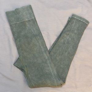 Ribbed High Waist Leggings NWT 👟